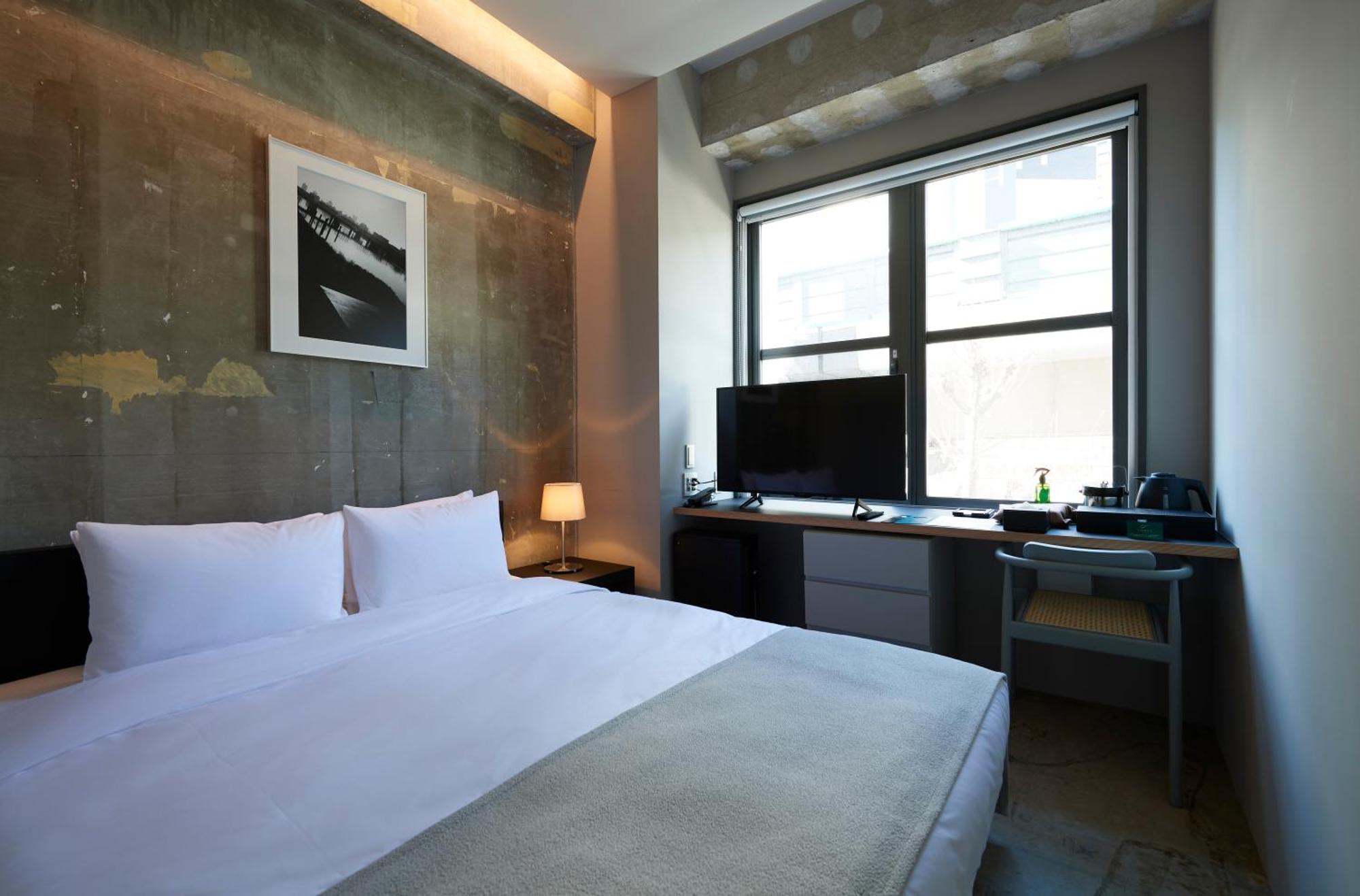 Tones Hotel